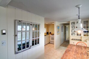 Interior - Haystack Haven-Haystack Rock View-Sunset Views-Popular Destination-Unwind (Cannon Beach)