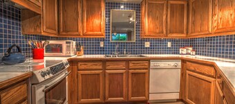 Sandcastle condo C-1 - indoor pool - Cannon Beach Property Mgmt