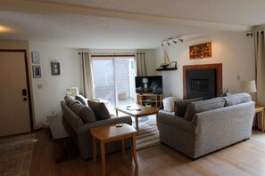 Unclassified image, 4 of 19, button - Sandcastle condo C-1 - indoor pool - Cannon Beach Property Mgmt (Cannon Beach)