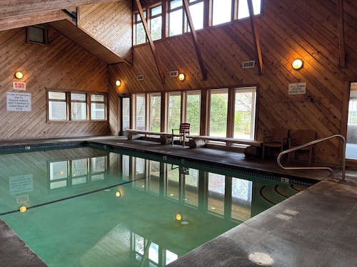 Sandcastle condo C-1- Indoor Pool- Family/Pet Friendly-Family Getaway
