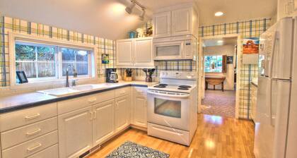 McRae House - Cannon Beach Property Mgmt