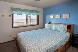 3 bedrooms, free WiFi, bed sheets - Isabel House - Oceanfront - Cannon Beach Property Mgmt (Cannon Beach)