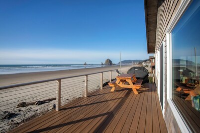 Isabel House - Oceanfront - Cannon Beach Property Mgmt