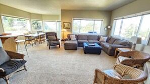 TV connectée, cheminée, baby-foot