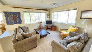 TV connectée, cheminée, baby-foot