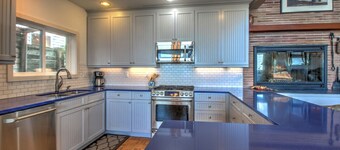 Beachwood - Oceanfront dog friendly- Cannon Beach Property Mgmt