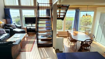 Una Smart TV, una chimenea