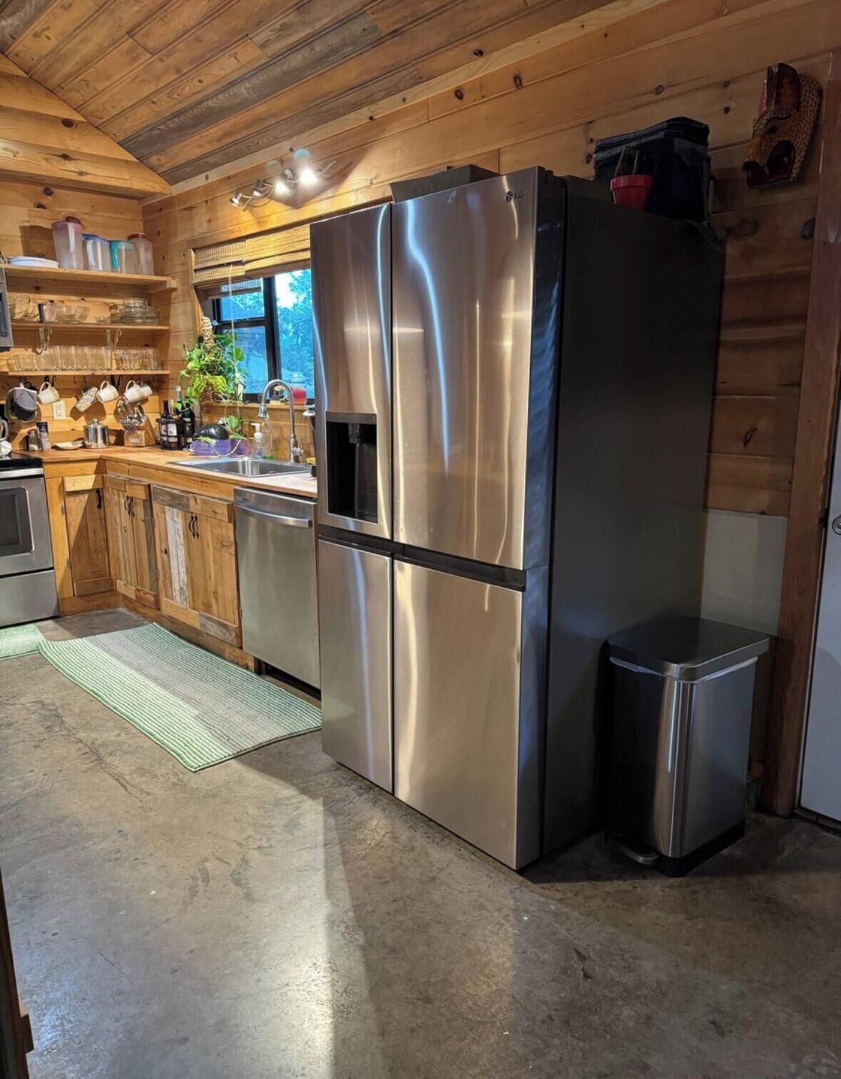 المنشأة من الداخل