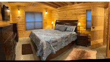4 bedrooms, desk, iron/ironing board, free WiFi