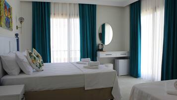 Executive trippelrum - balkong - utsikt mot staden | Gratis wi-fi