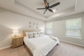 3 bedrooms, iron/ironing board, WiFi, bed sheets