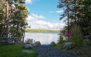 Outdoor dining - Bekvām - Nature and hot tub (Sainte-Cécile-de-Whitton)