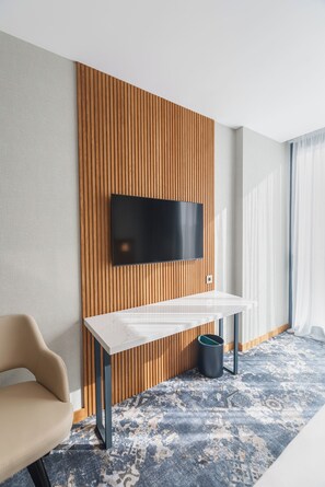 Standard Double Room, City View | Desk, free WiFi, bed sheets - Piazza Epigraph (Batumi)