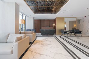 Lobby sitting area - Piazza Epigraph (Batumi)
