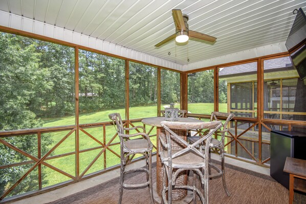 Dining - The Ringer's Roost, The Ringer Roost- Near Lake Martin- Golf Condo (Dadeville)