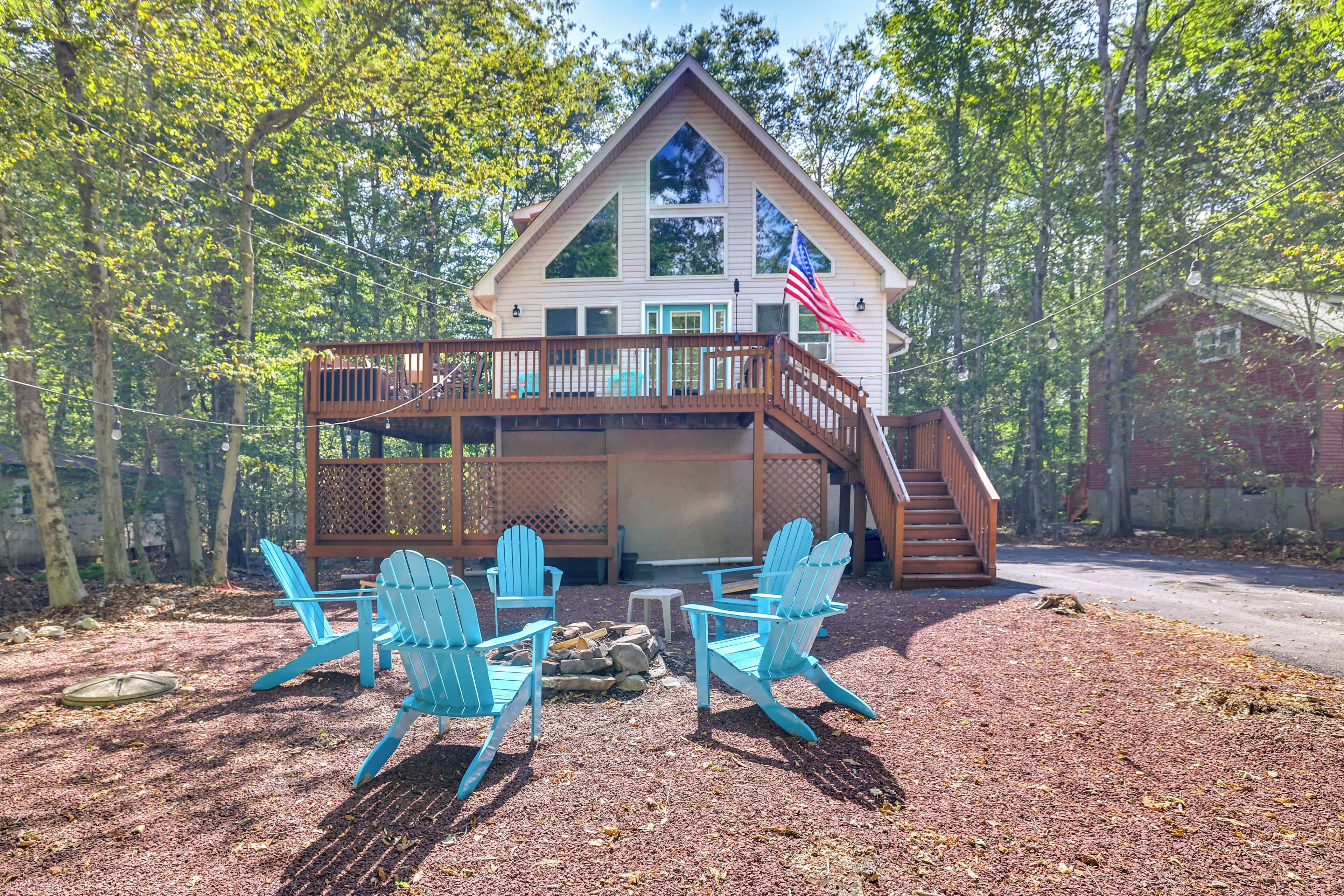 Family Home w/ Private Hot Tub in Arrowhead Lake!