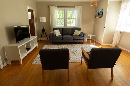 Fossil Valley Home | Modern Stay in Dino Country