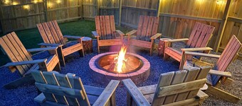 "The Hay Loft" - Hot Tub - Game Room - Fire Pit - Office - Family FUN 