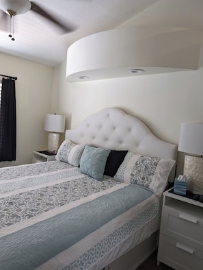 1 bedroom, desk, iron/ironing board, WiFi