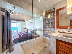 4 bedrooms, free WiFi, bed sheets