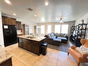 Televisión, futbolito, mesa de ping pong