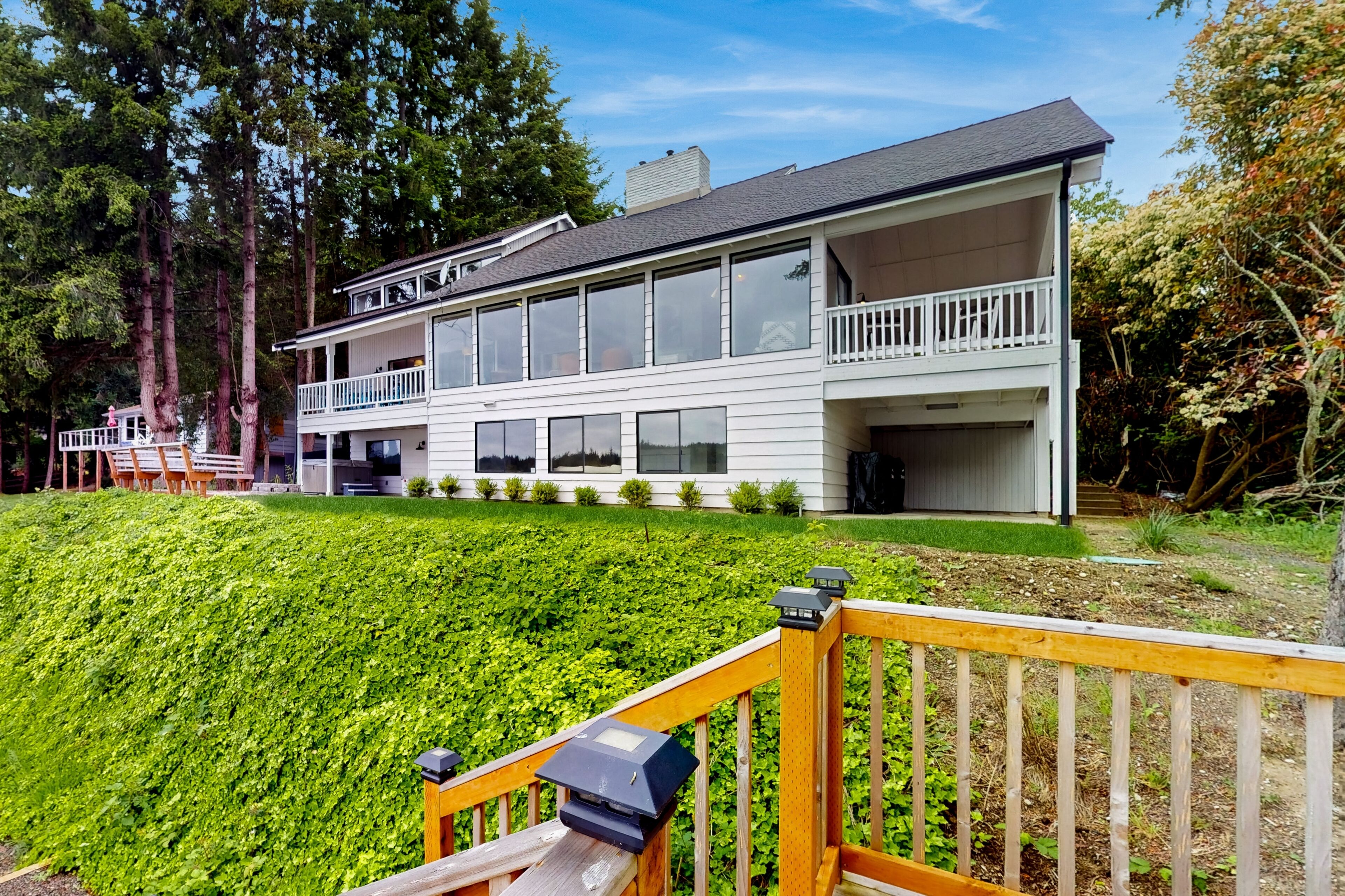 Waterfront home with hot tub, pool table & firepit