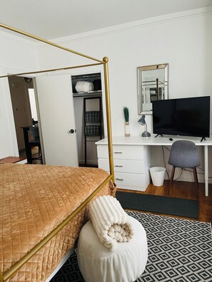 1 habitación, escritorio, tabla de planchar con plancha y wifi 