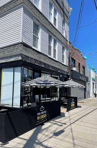 NY Private Rm w Daybed, Coworking Lobby Business Traveler Easy Parking, Balcony