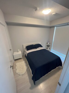 1 slaapkamer, een kluis op de kamer, een strijkplank/strijkijzer