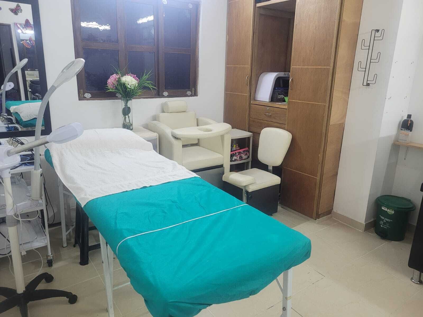 Sauna, soins corporels, massages des tissus profonds