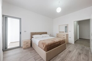 1 bedroom, iron/ironing board, WiFi, bed sheets - City Escape Apartment by PikHost (Shkodër)