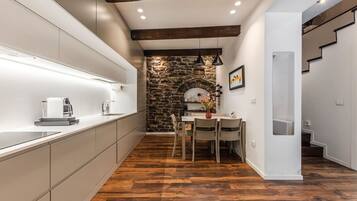 Refrigerador, horno, parrilla de estufa y lavavajillas
