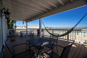 Outdoor dining - Gorgeous Lake Front Home w/ Boat Access  (Lake Elsinore)