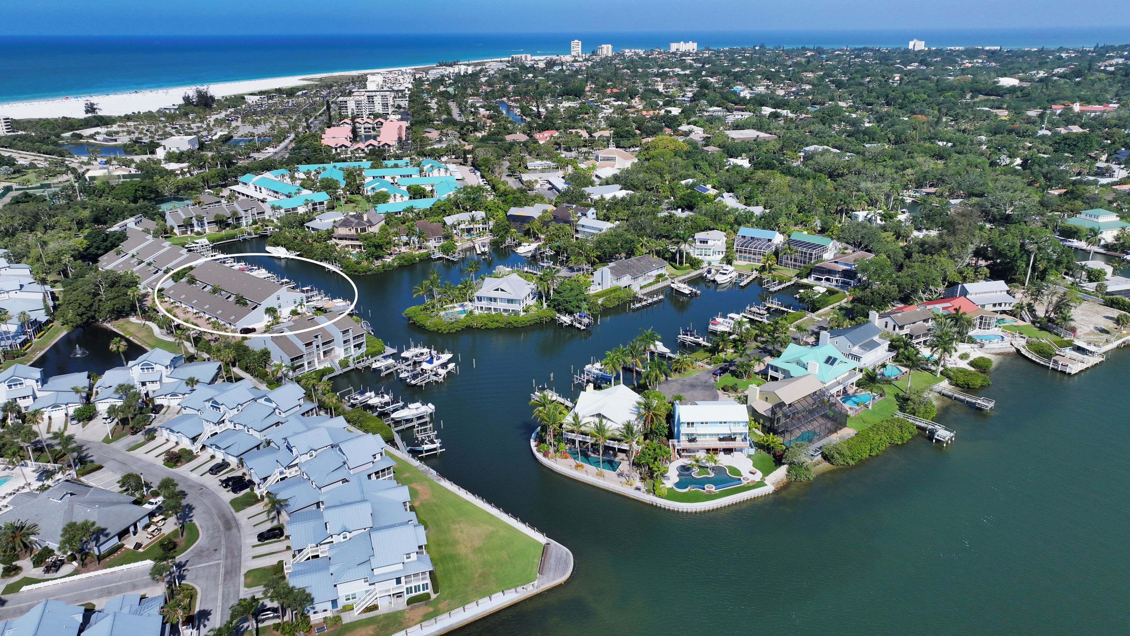 Canalfront 3/3 Townhome Siesta Key w/ boat slip - Walk To The Beach!
