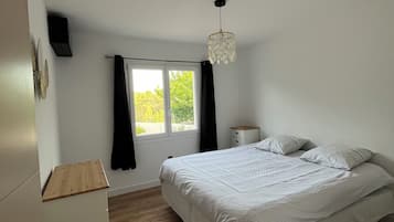3 chambres, fer et planche à repasser, Wi-Fi, draps fournis