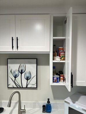 Interior - Beautiful new 2 bed 2 bath apartment minutes away from the beautiful Snake River (Burley)