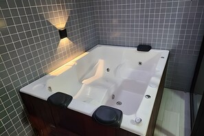 Apartment | Bathroom