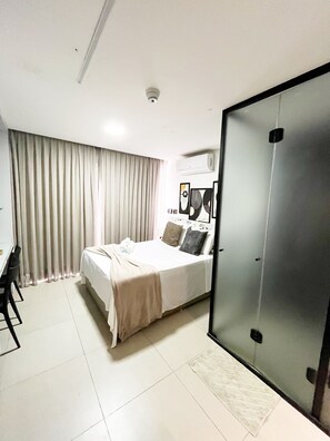 Apartment | 1 bedroom, blackout drapes, iron/ironing board, free WiFi