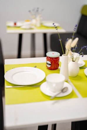 Daily buffet breakfast for a fee - Sonnenschein Hotel und Apartments (Heilbad Heiligenstadt)