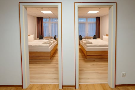 Ropa de cama de alta calidad y cortinas blackout