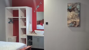 2 bedrooms - A beautiful 2-bedroom apt. 20 mins from the main shopping & entertainment areas (Mt.Parnassus)