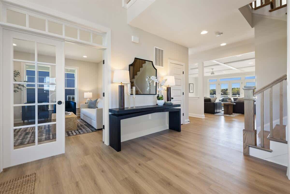 Smart TV, fireplace, video games, offices