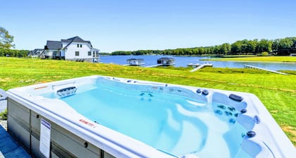 NEW 8BR Lakefront Lake Anna, Dock, & Swim Spa