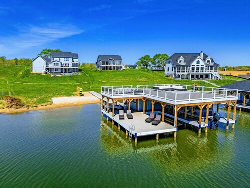 Lakefront Lake Anna, Dock, & Swim Spa