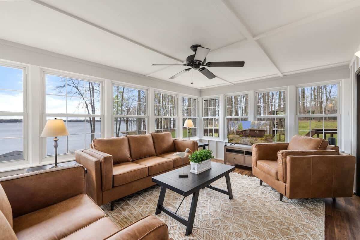 Smart TV, fireplace, offices