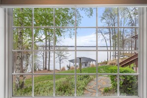 Interior - Lakefront Lake Anna with Views, Dock, Fire Pit (Bumpass)