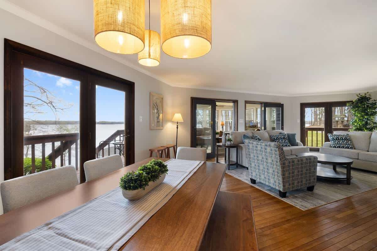 Smart TV, fireplace, offices