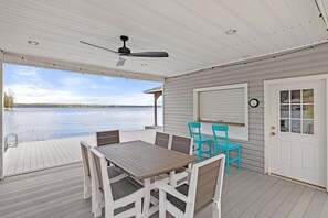 Outdoor dining - Lakefront Lake Anna with Views, Dock, Fire Pit (Bumpass)