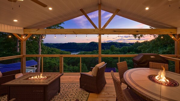 Outdoor dining - Freshly Remodeled House! Overlooks Dale Hollow! (Byrdstown)
