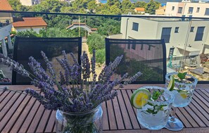 Property grounds - Awesome apartment in Brodarica with sauna (Brodarica)